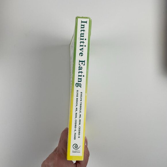 ๐3/$25 Intuitive Eating by Evelyn Tribole & Elyse Resch | Paperback - Picture 6 of 8